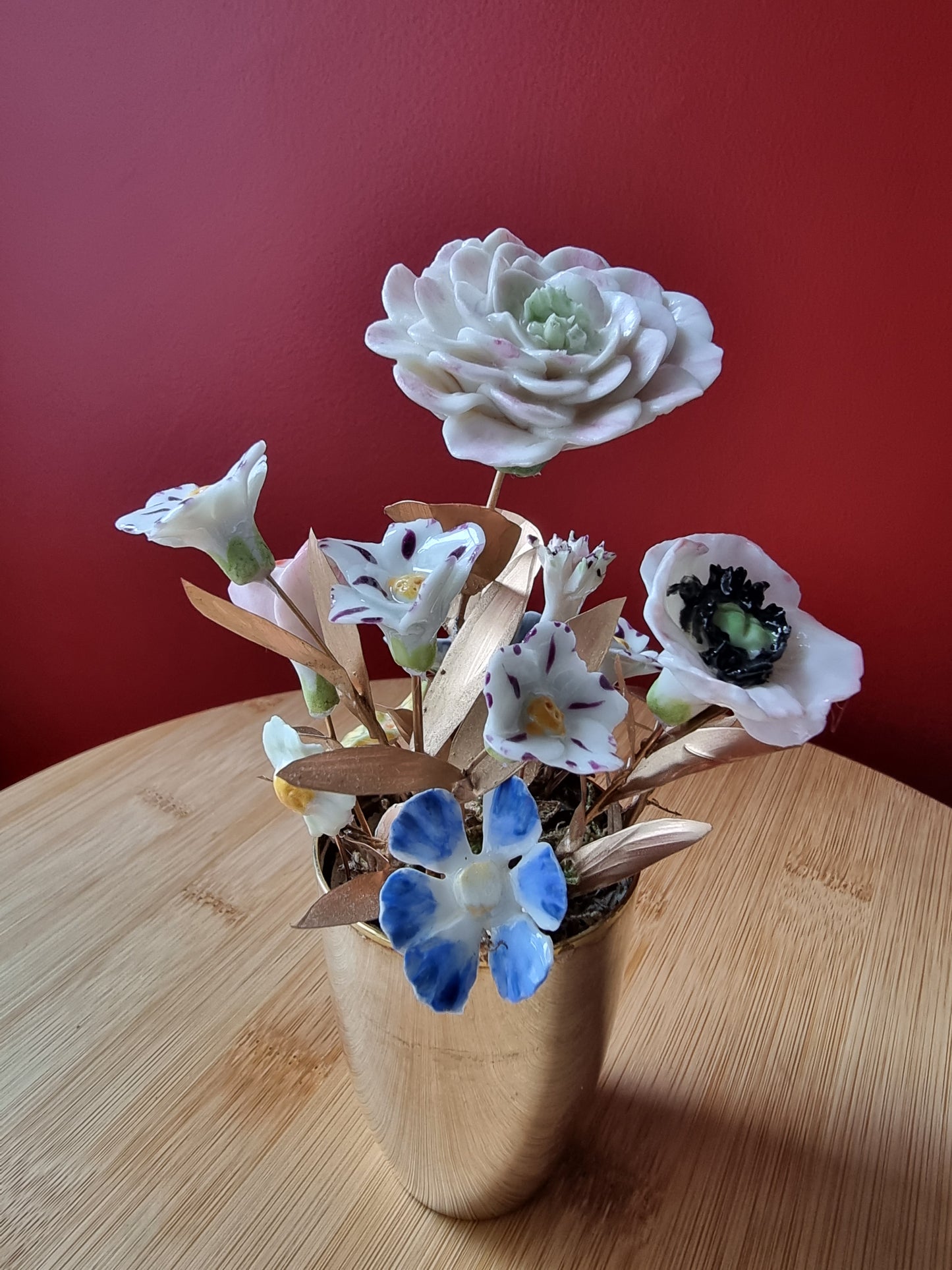Pompadour porcelain flower 011