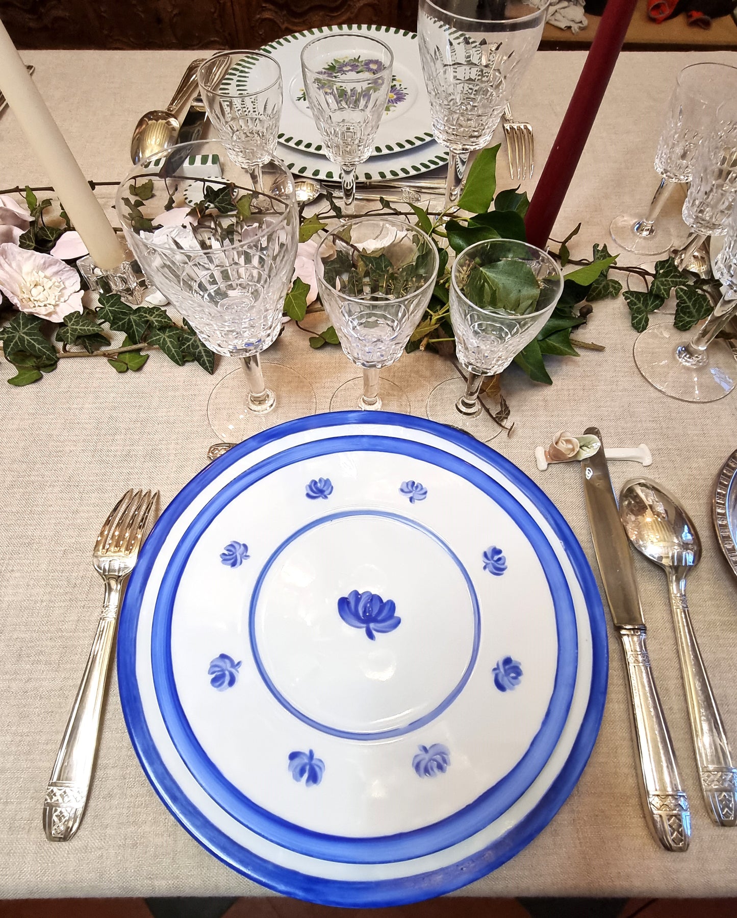 Décor peint à la main assiette 006