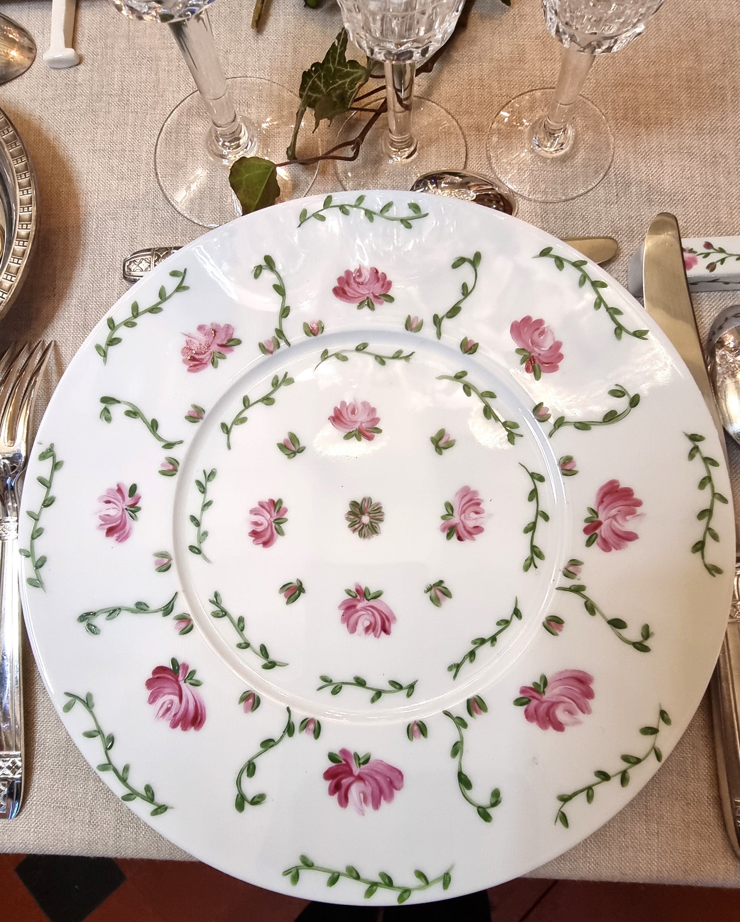 Décor peint à la main assiette 001