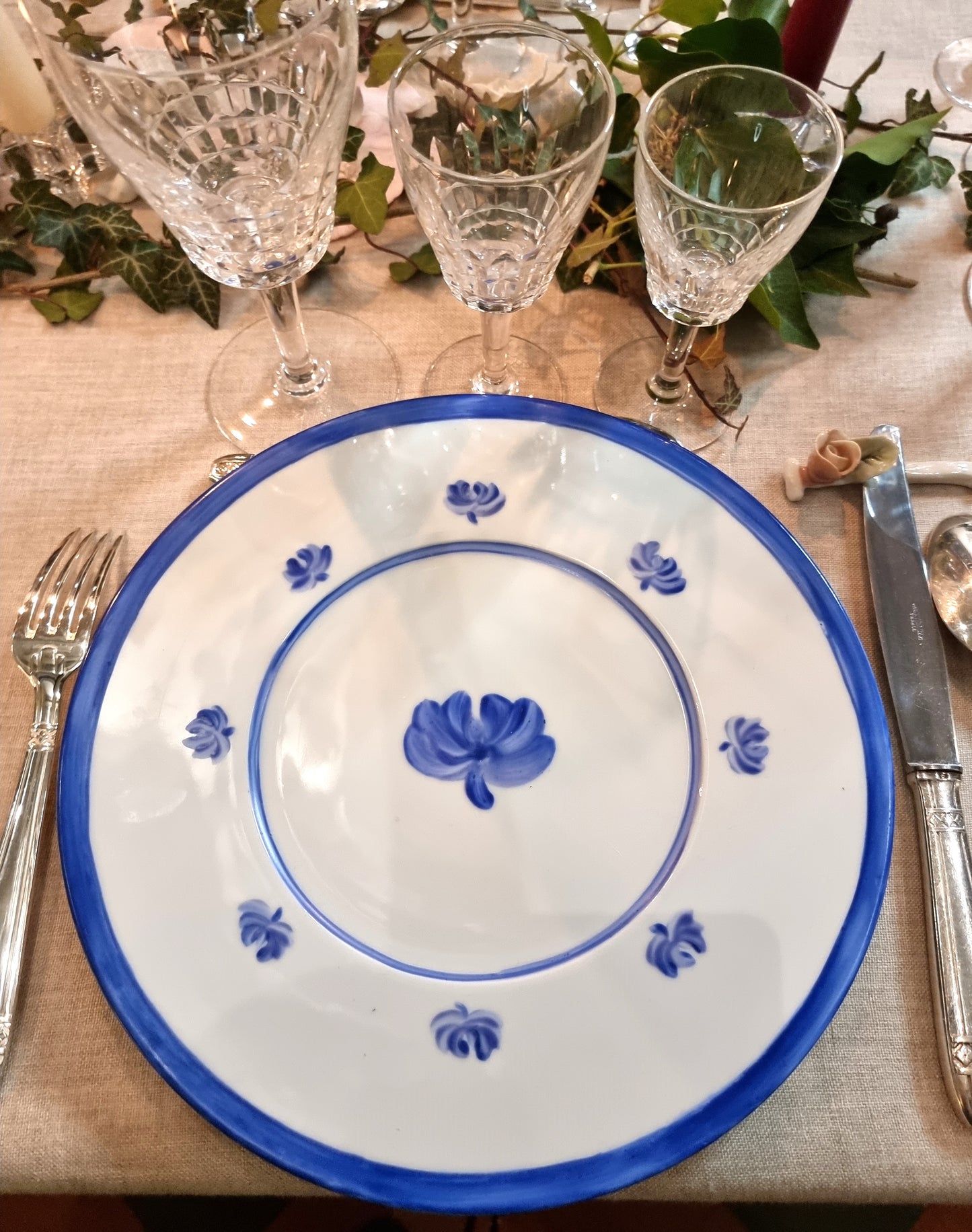 Décor peint à la main assiette 006