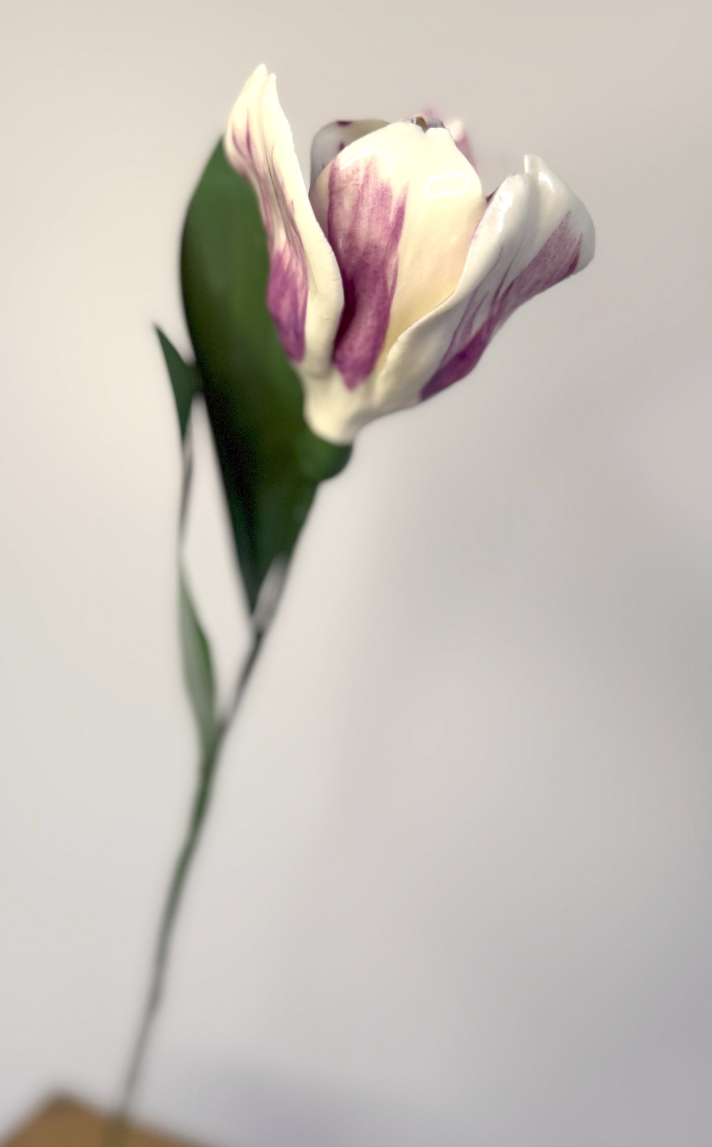Tige de tulipe en porcelaine émaillée violette, TUL-380-1-0-T