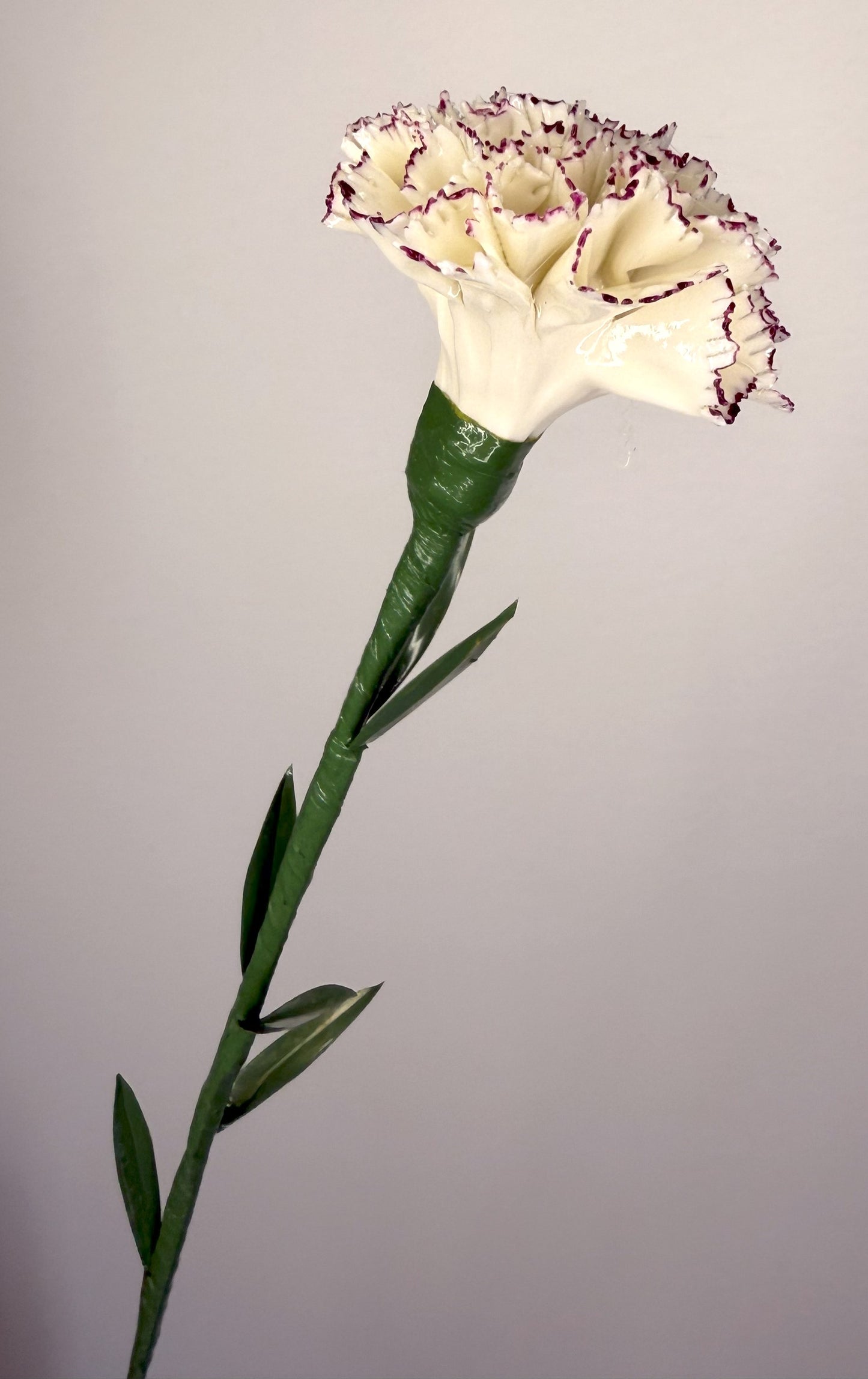 Tige d'oeillet en porcelaine émaillée liseré pourpre, OE-114-1-0-T