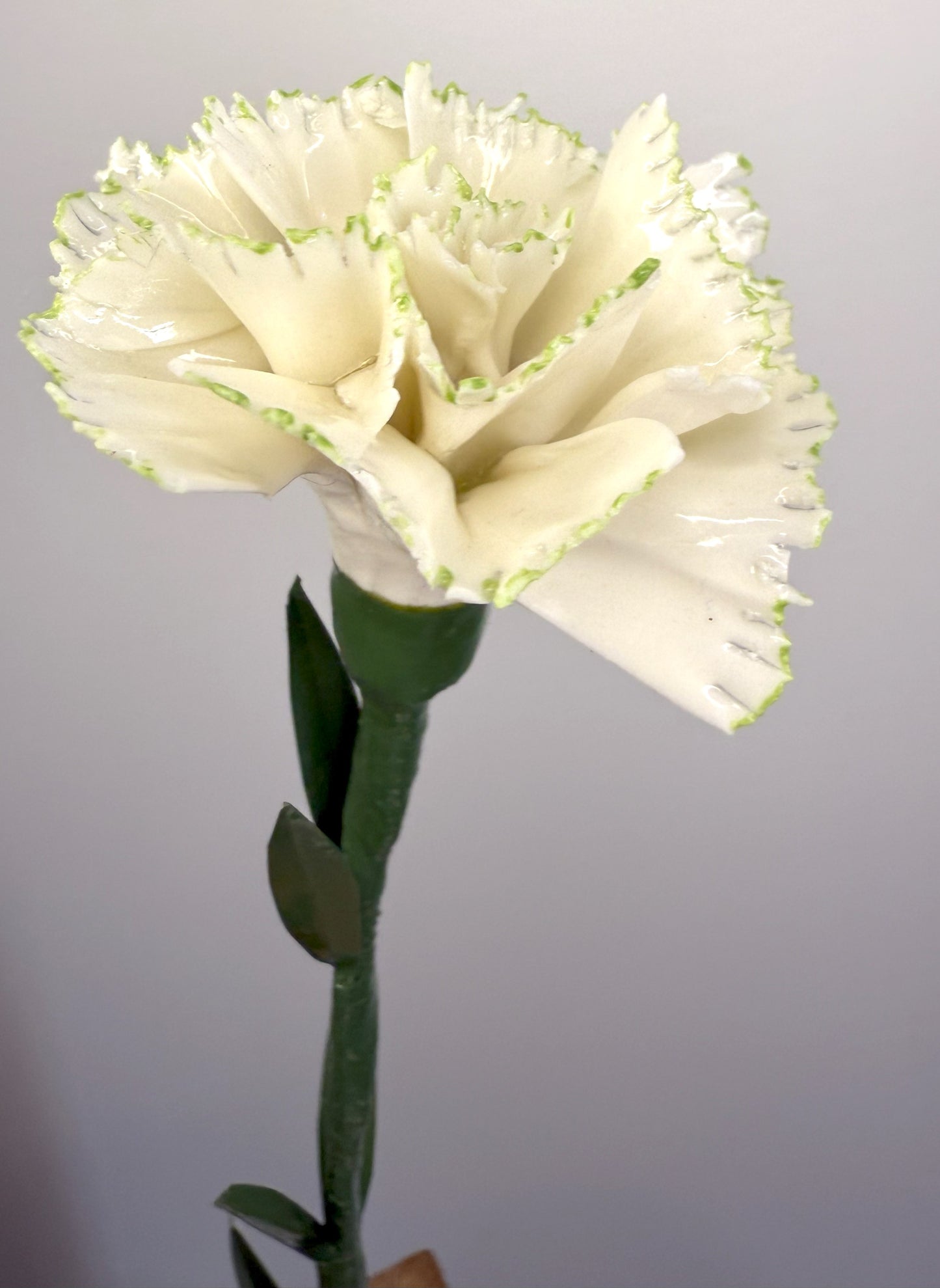 Tige d'oeillet en porcelaine émaillée blanche liseré vert clair, OE-66-1-0-T