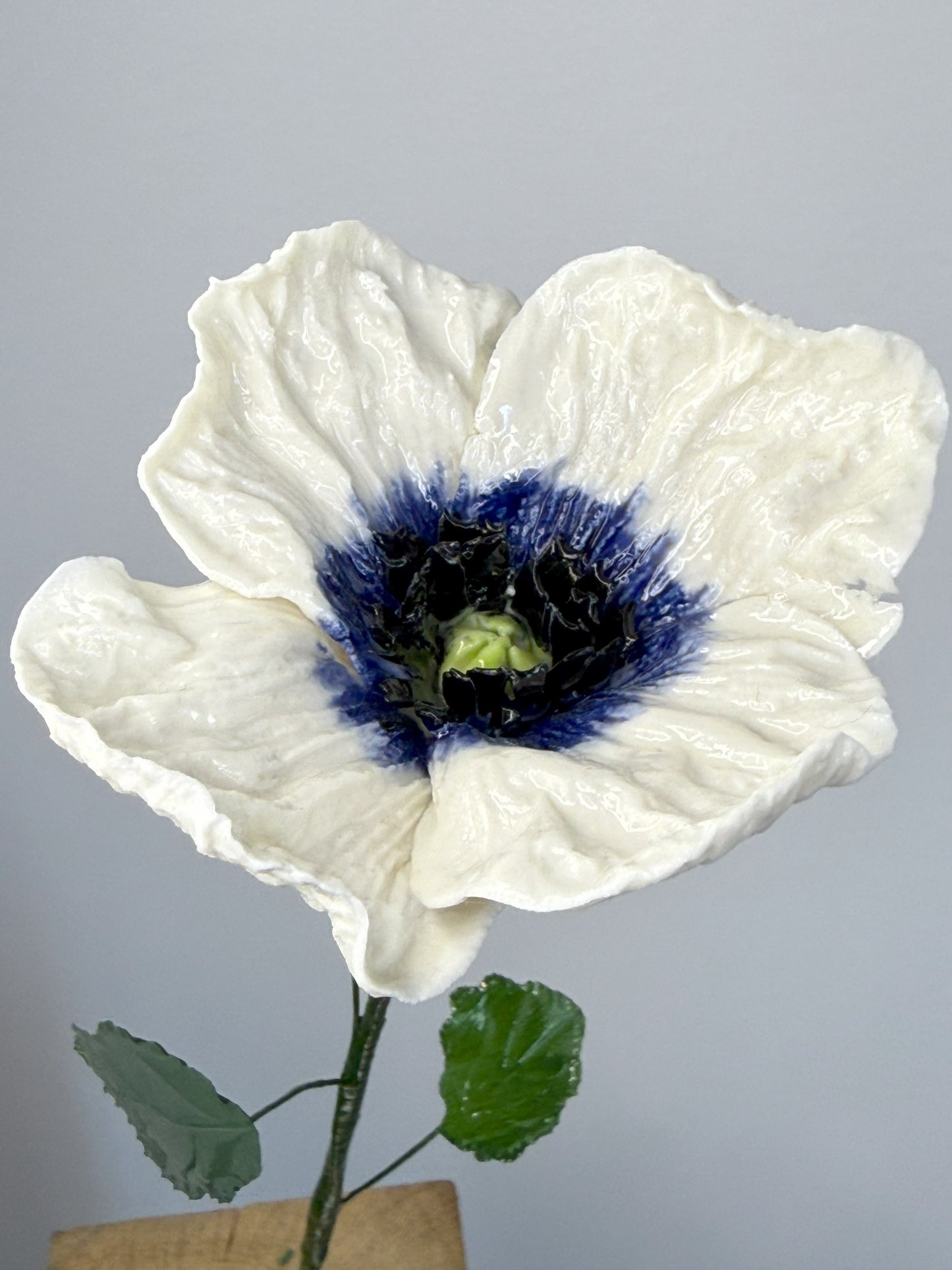 Tige de grand pavot en porcelaine émaillée bleu vif et blanche, GP-343/386/370/1-0-T
