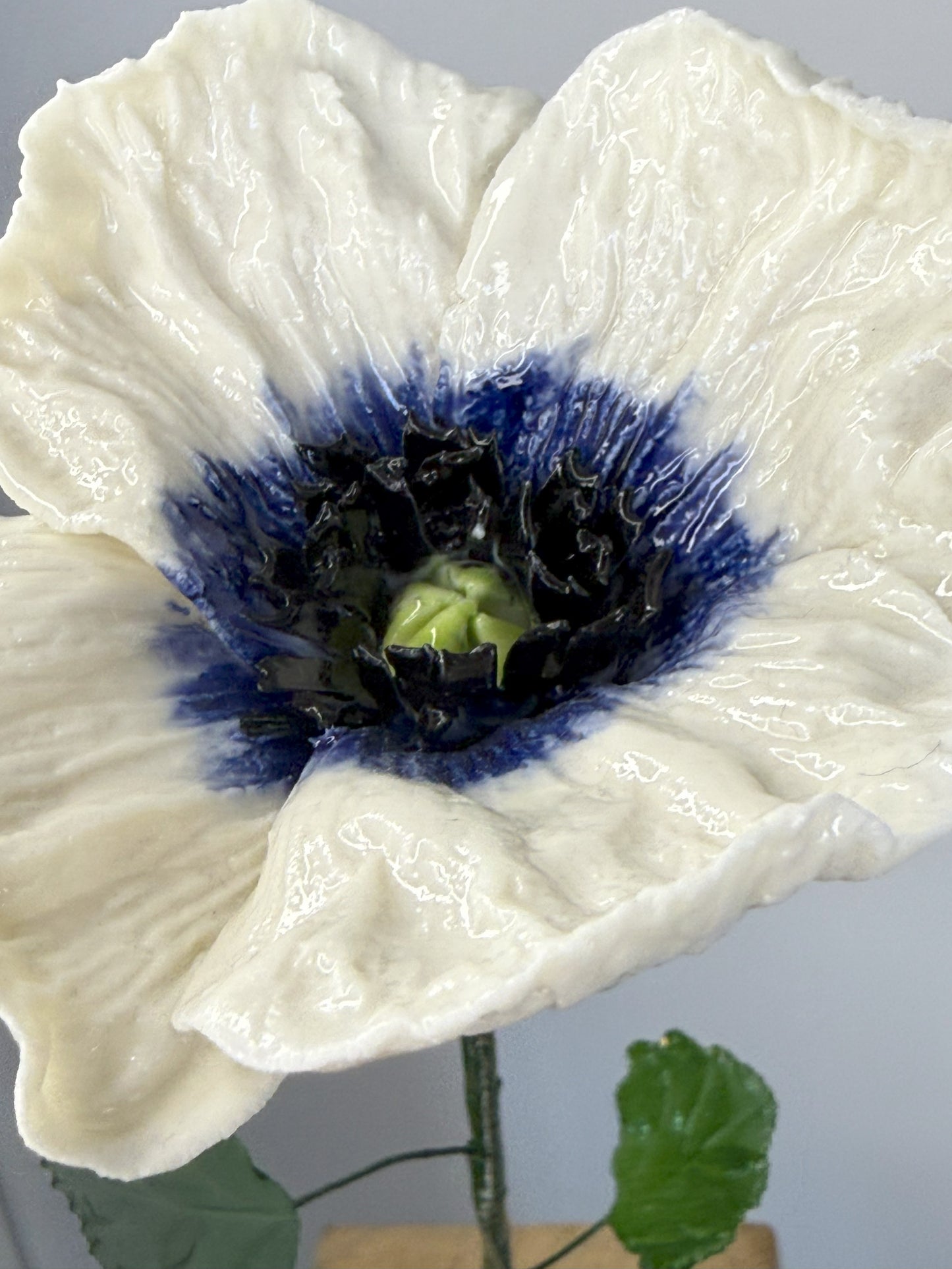 Tige de grand pavot en porcelaine émaillée bleu vif et blanche, GP-343/386/370/1-0-T