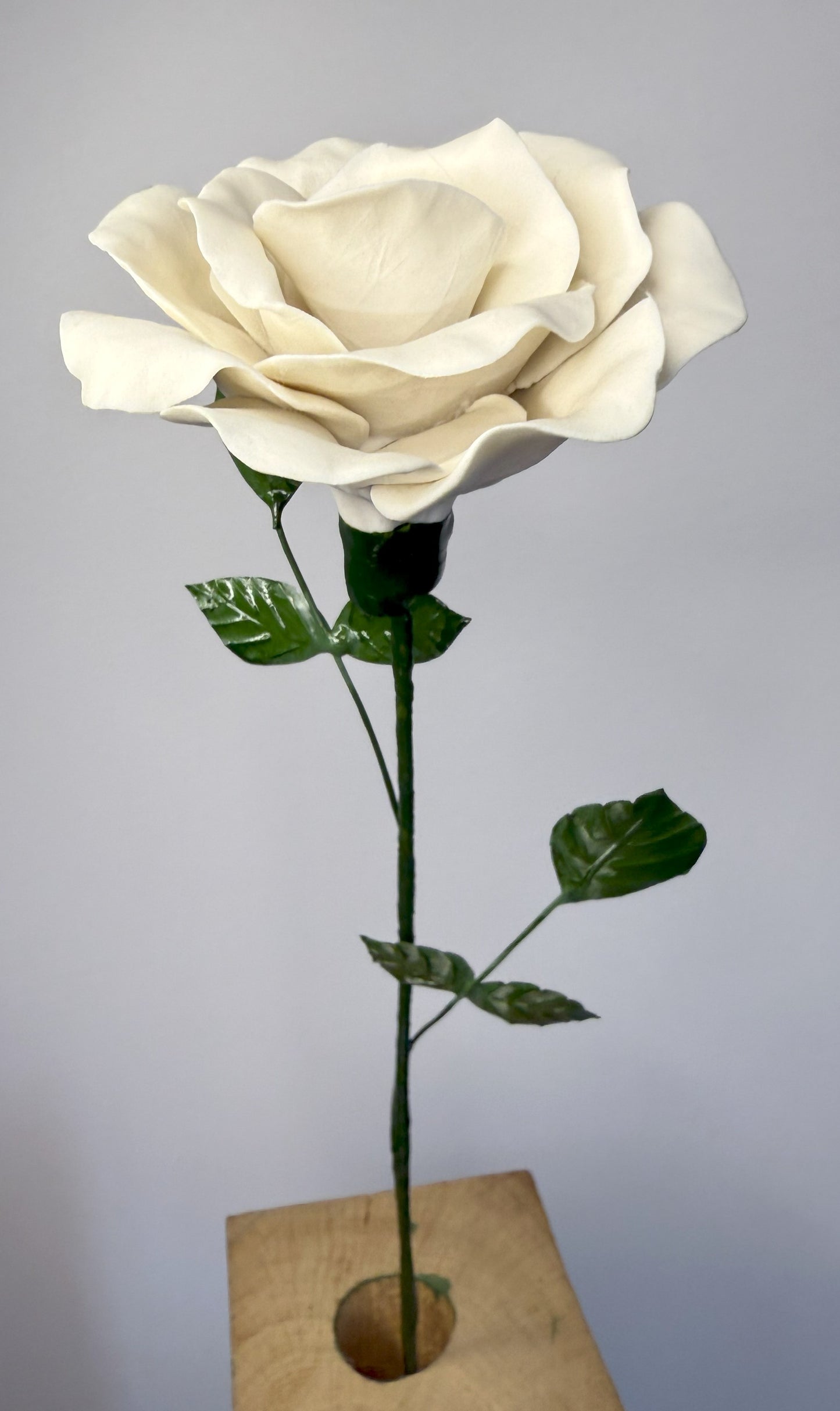 Tige de grande rose en biscuit de porcelaine blanche, GRO-000-0-1-T