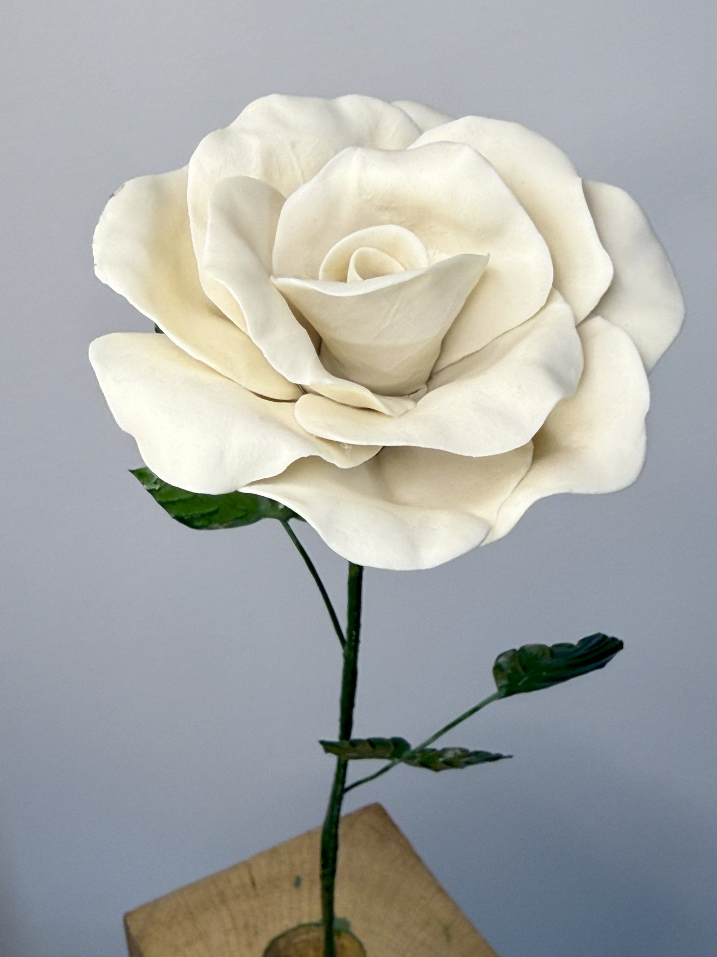 Tige de grande rose en biscuit de porcelaine blanche, GRO-000-0-1-T