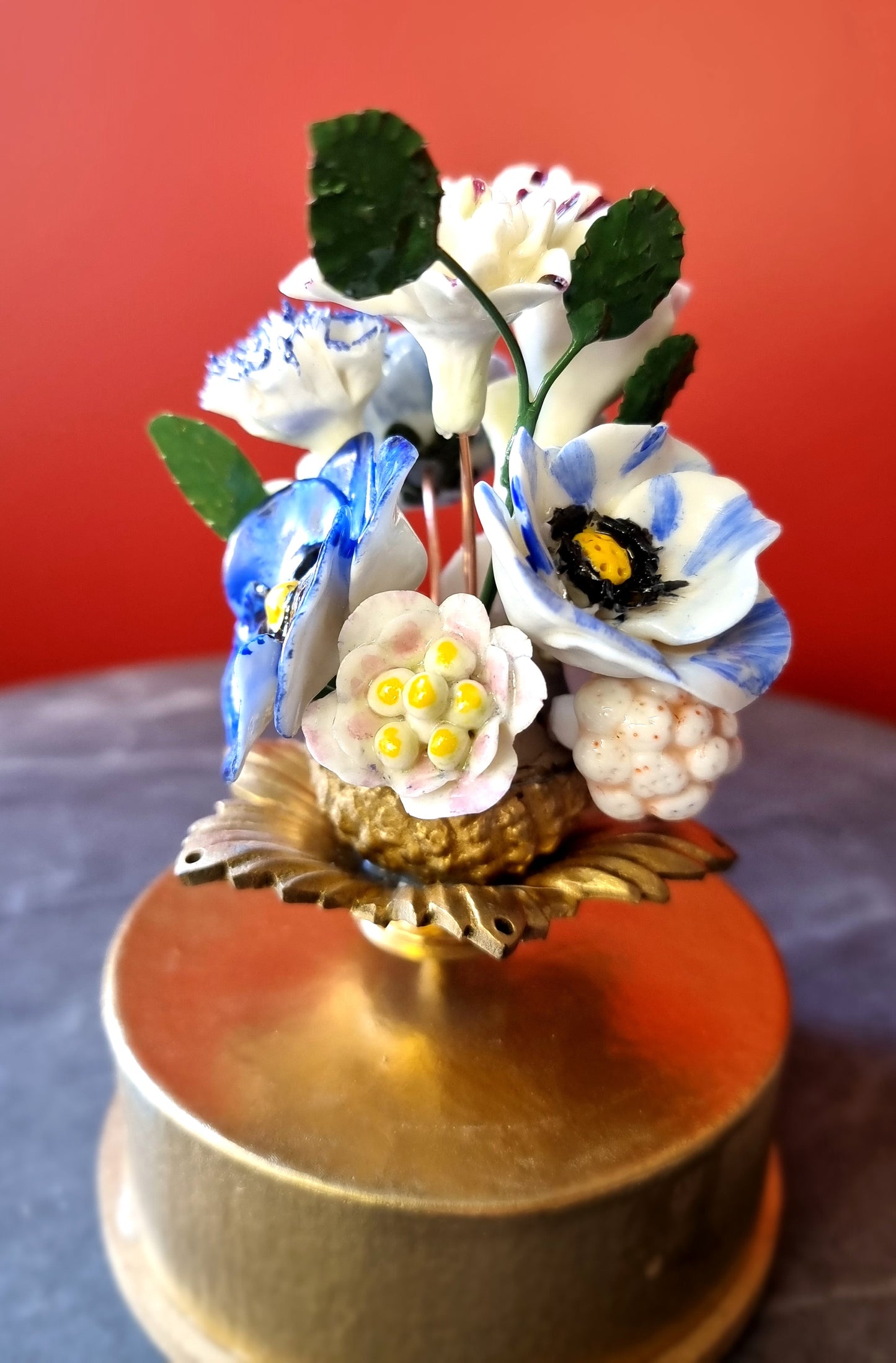 Boîte à musique fleurs porcelaine 001