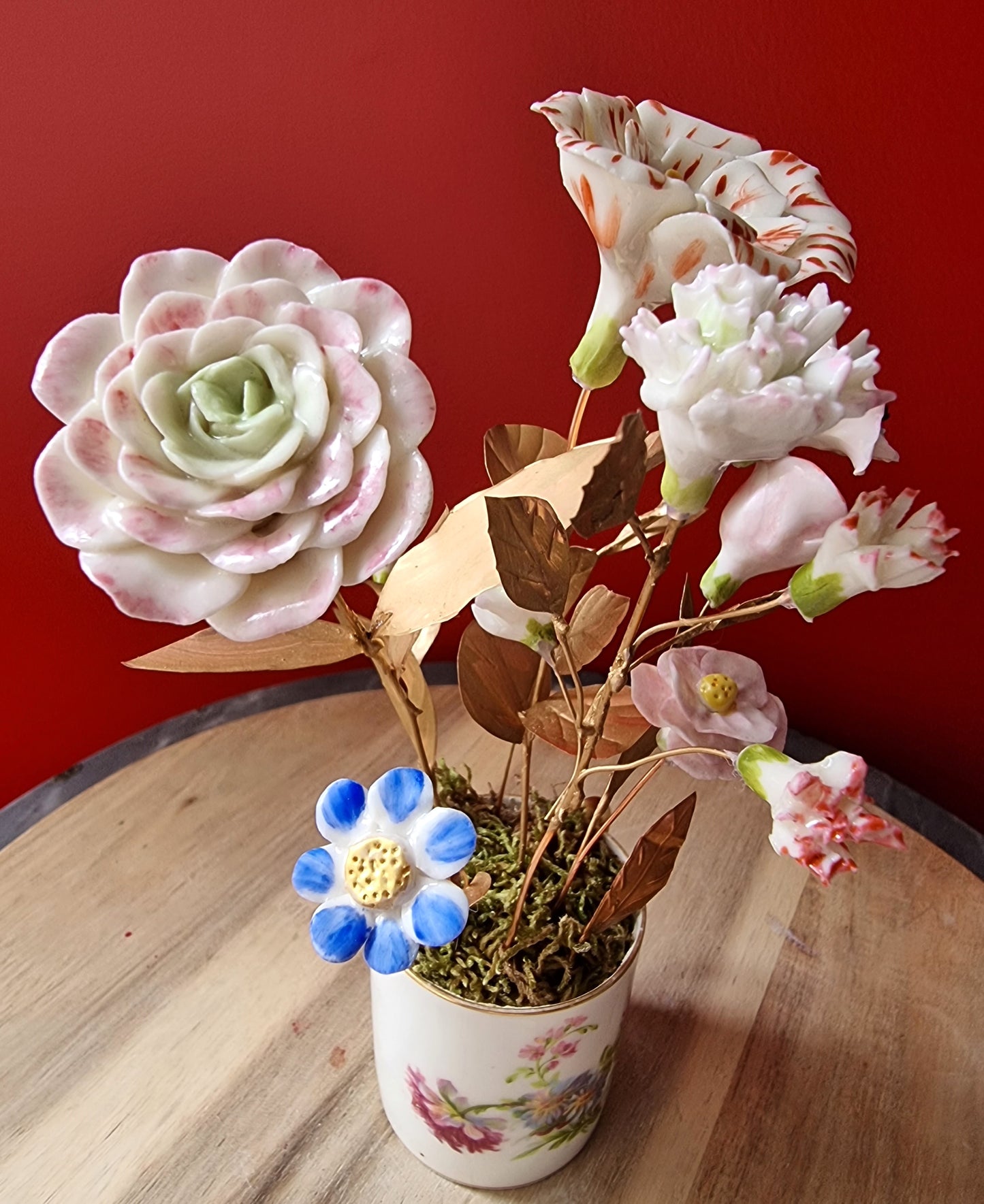 Pompadour porcelain flower 005