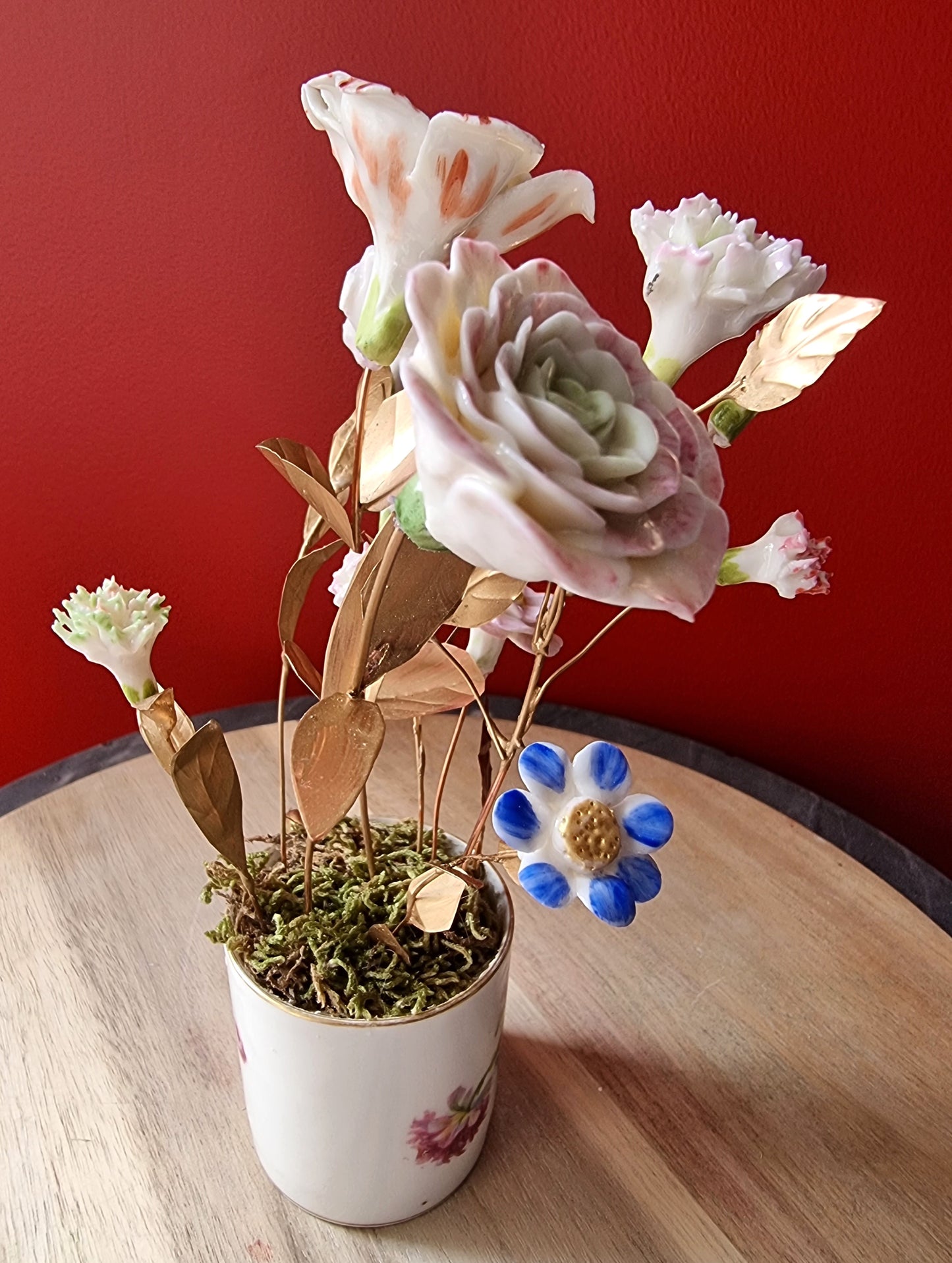 Pompadour porcelain flower 005