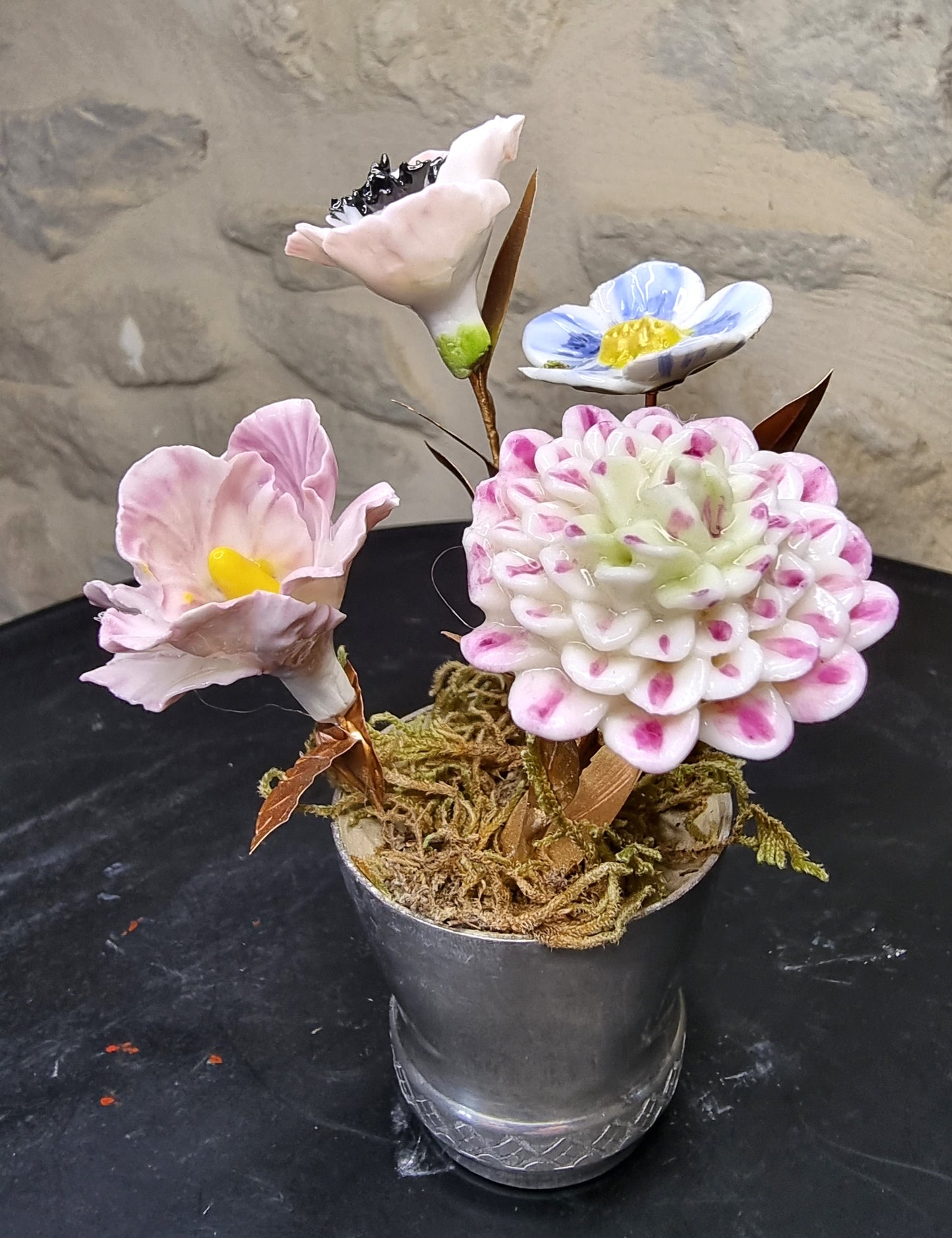 Pompadour porcelain flower 009
