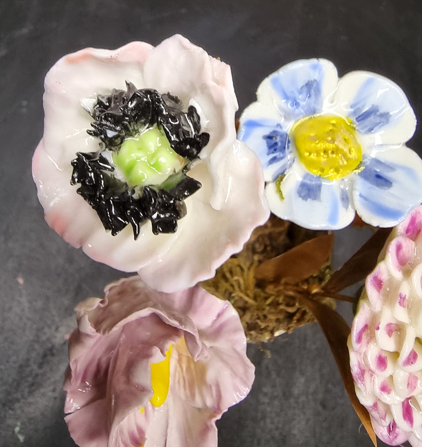 Pompadour porcelain flower 009