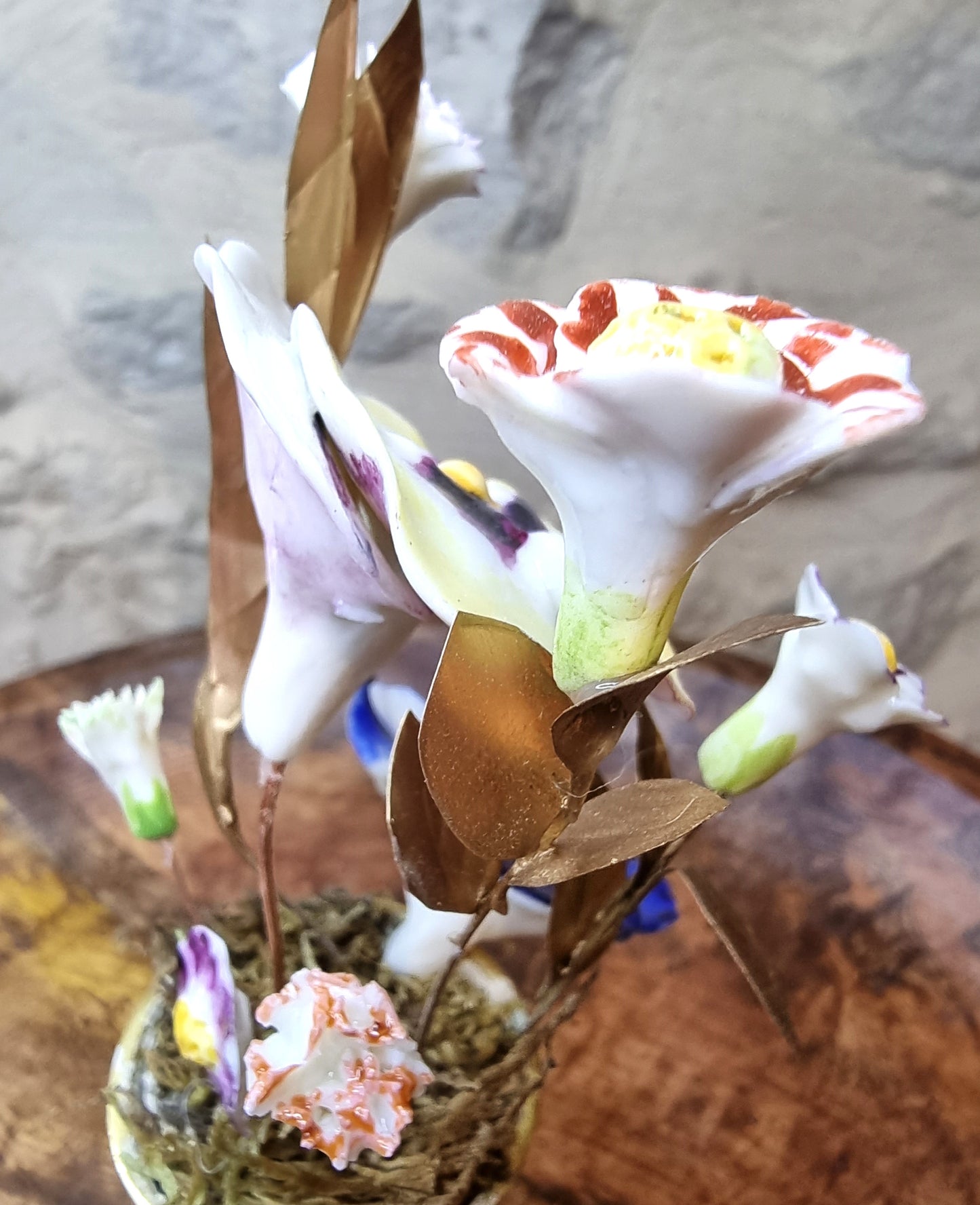 Pompadour porcelain flower 007