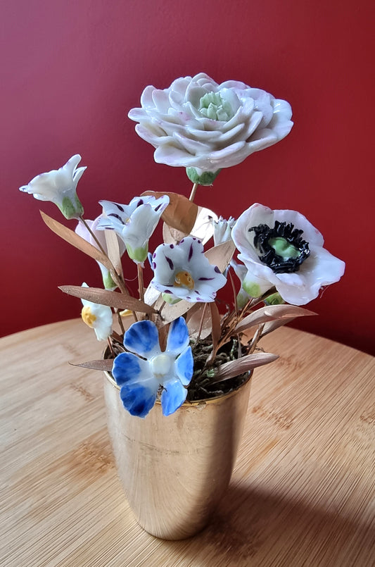 Pompadour porcelain flower 011