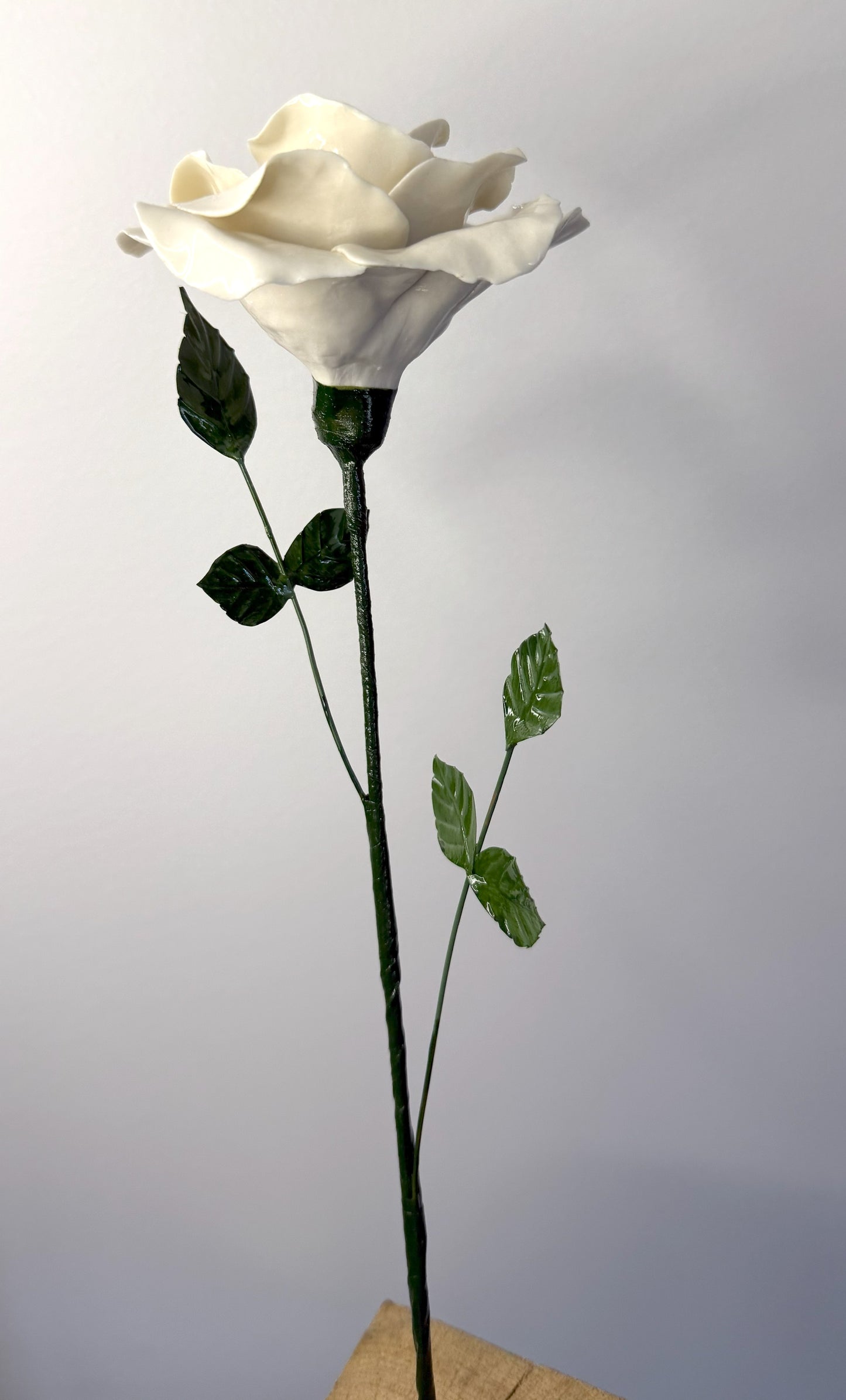 Tige de grande rose en porcelaine émaillée blanche,GRO-000-1-0-T