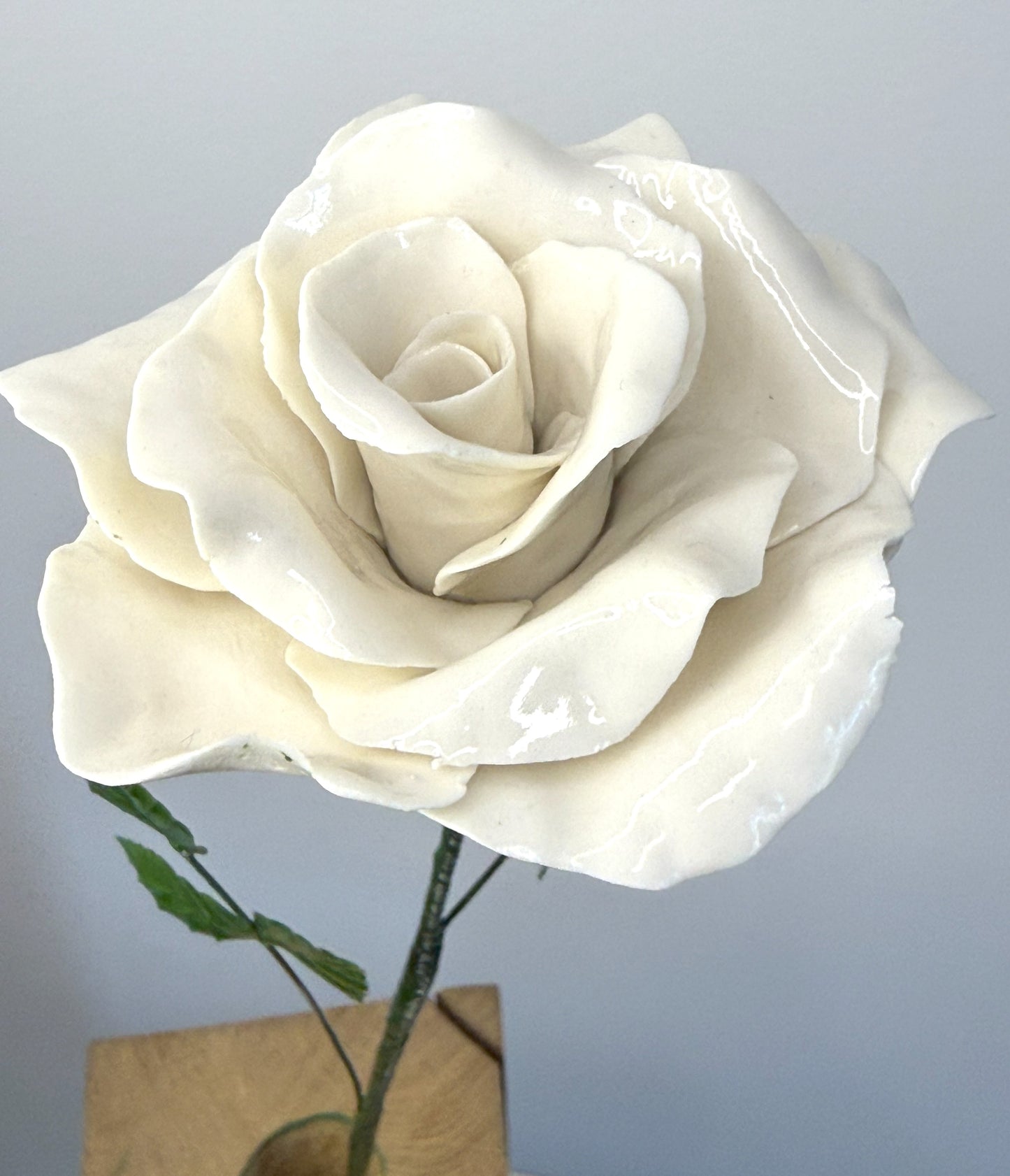 Tige de grande rose en porcelaine émaillée blanche,GRO-000-1-0-T