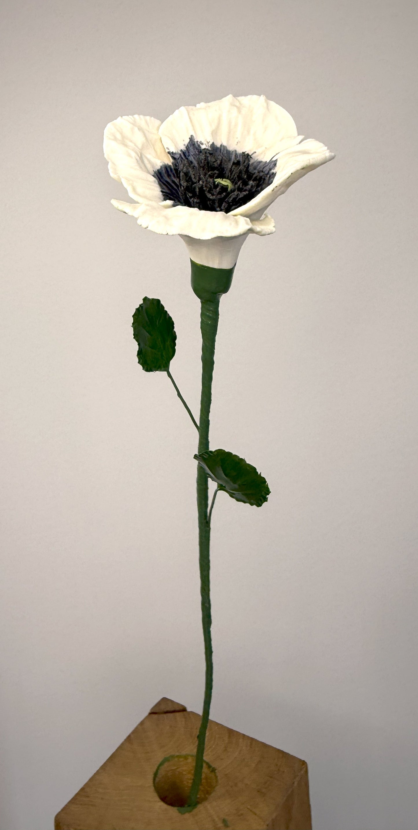 Small poppy stem in white and blue porcelain bisque, PP-104/66/139-0-1-T