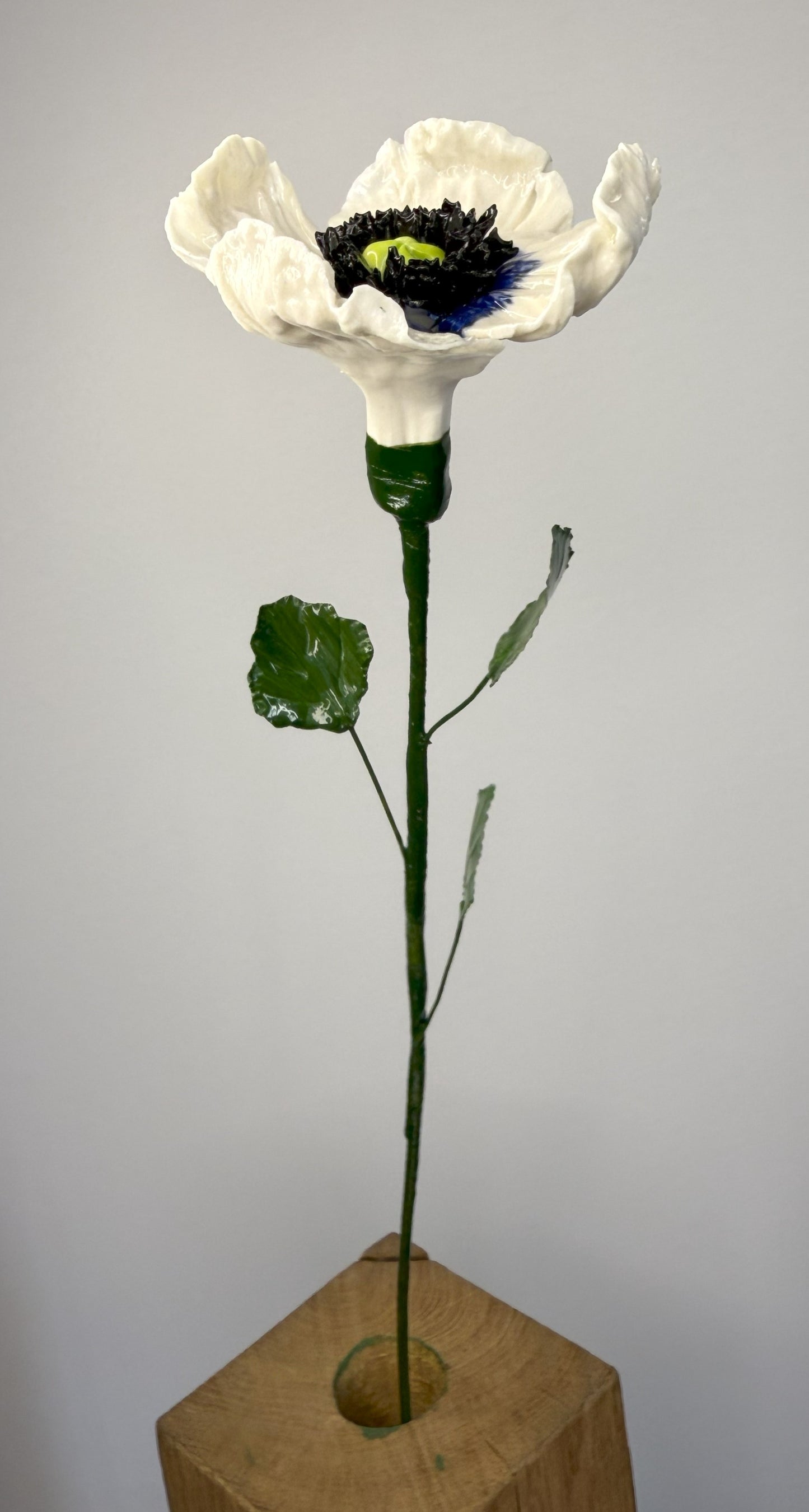 Small poppy stem in bright blue and white glazed porcelain, PP-343/386/370-1-0-T