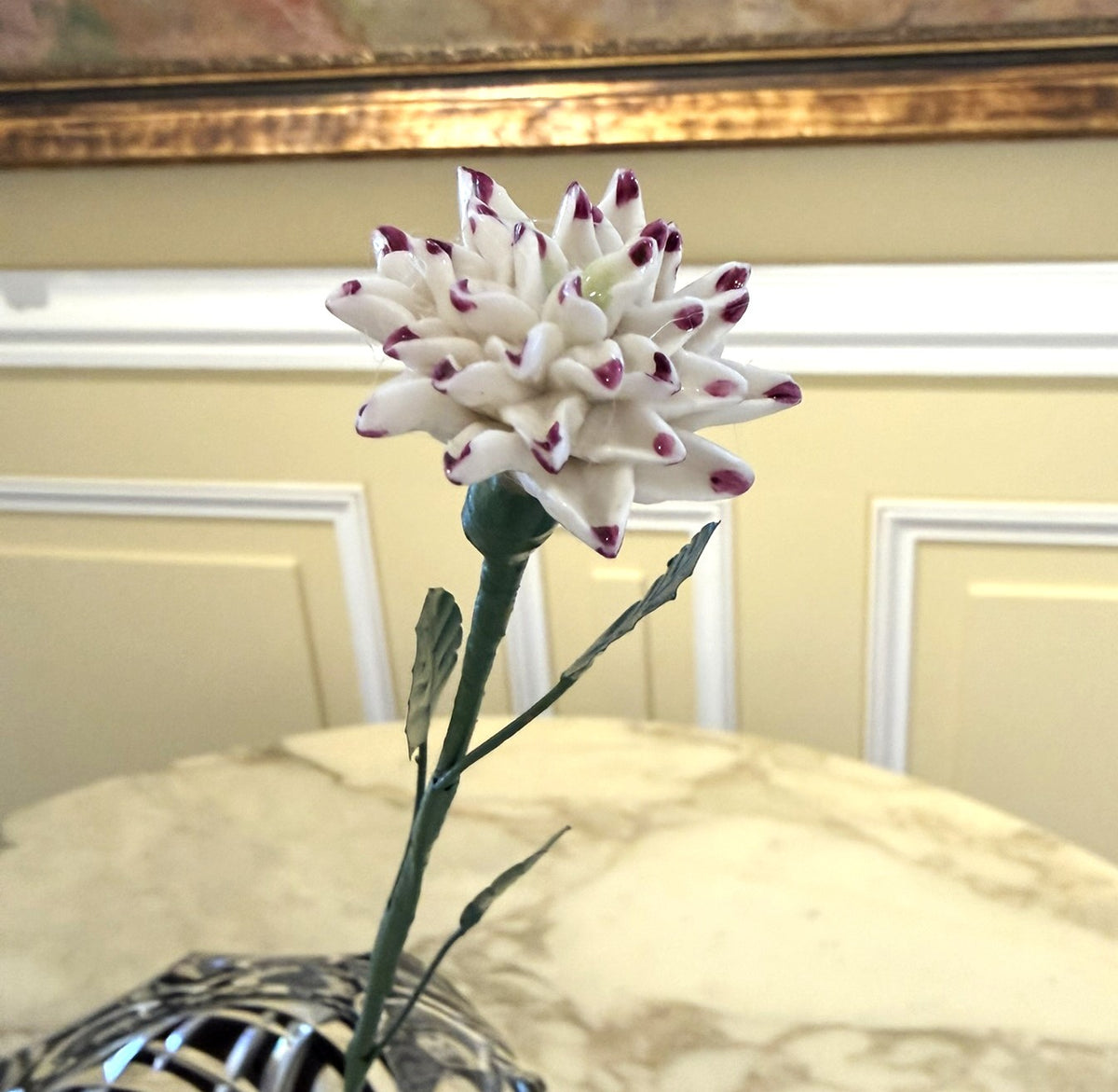 Tige de mini dahlia en porcelaine émaillée liseré pourpre MINIDAHL-pourpre-T