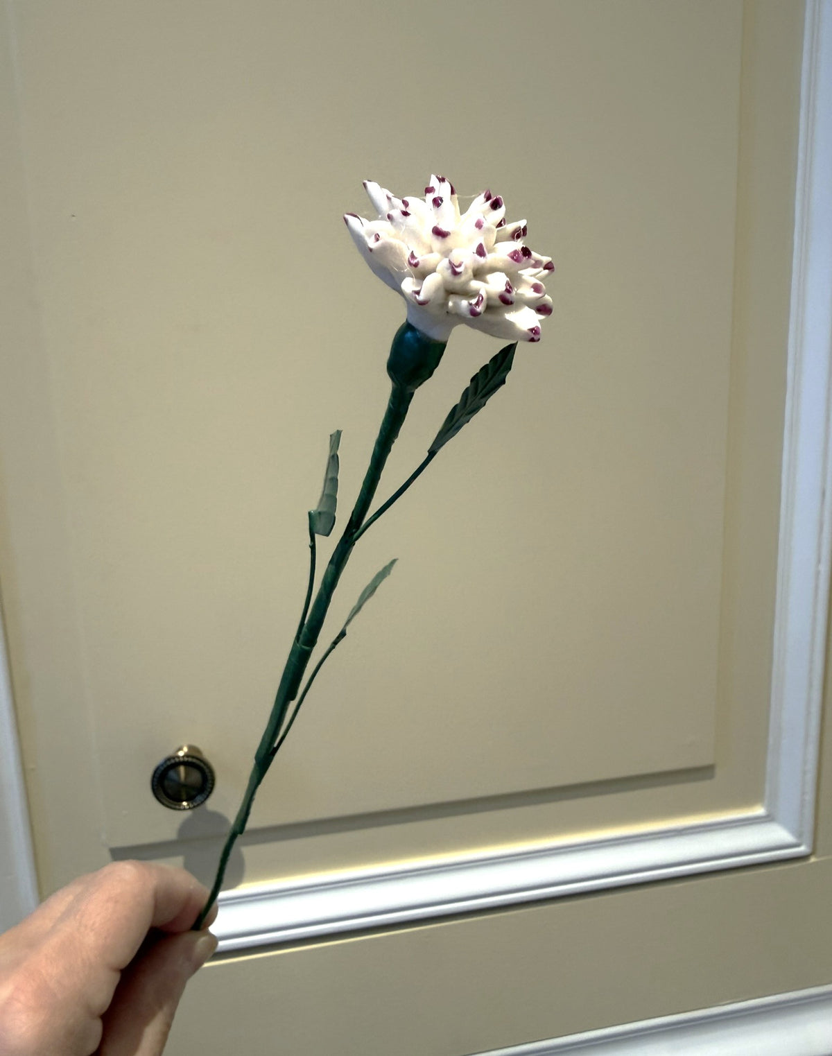 Tige de mini dahlia en porcelaine émaillée liseré pourpre MINIDAHL-pourpre-T