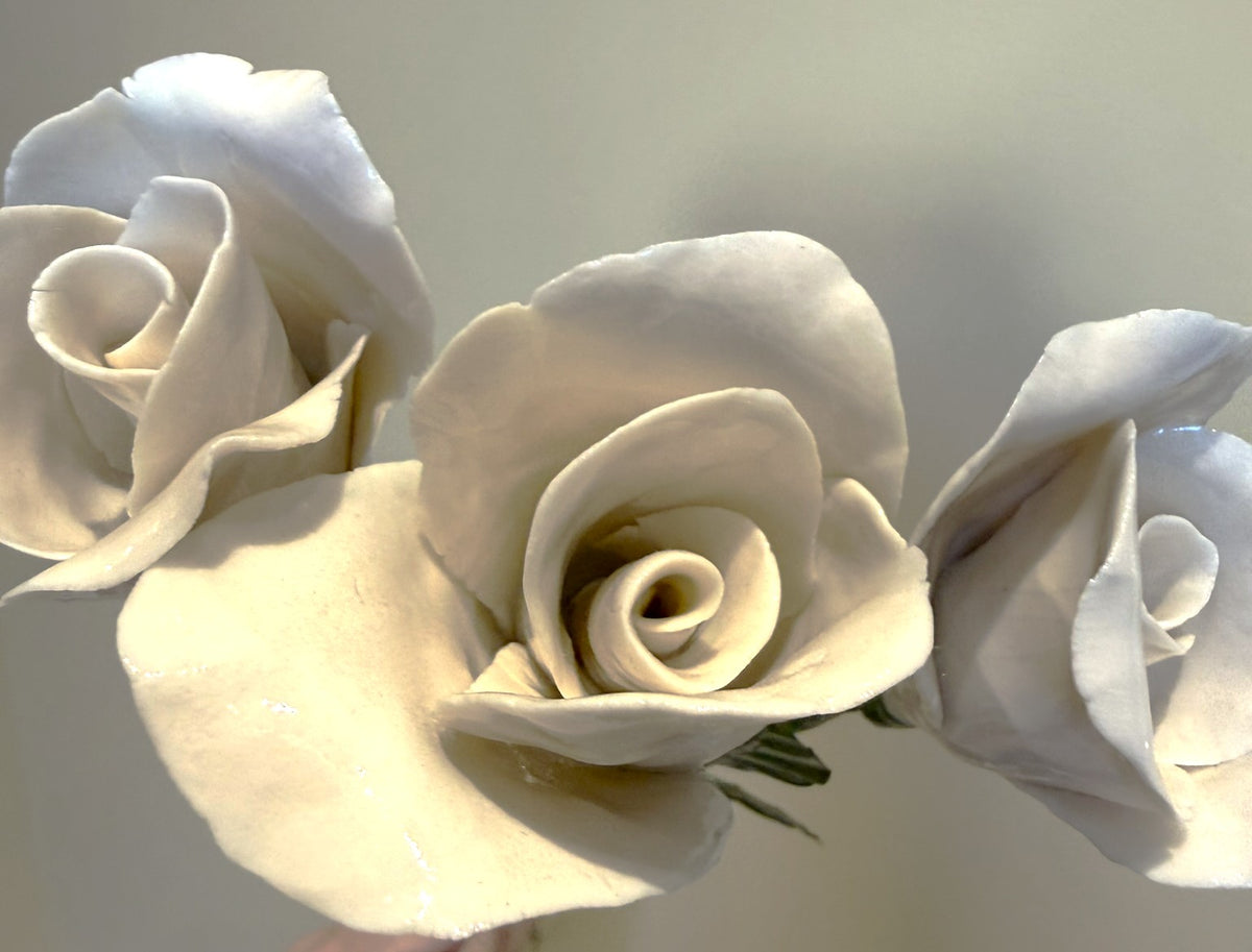 Tige de petite rose en porcelaine émaillée blanche PRO-emailblanc-T