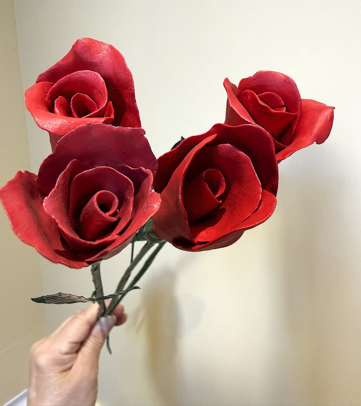 Tige de petite rose en biscuit de porcelaine rouge PRO-ENG-rouge-T