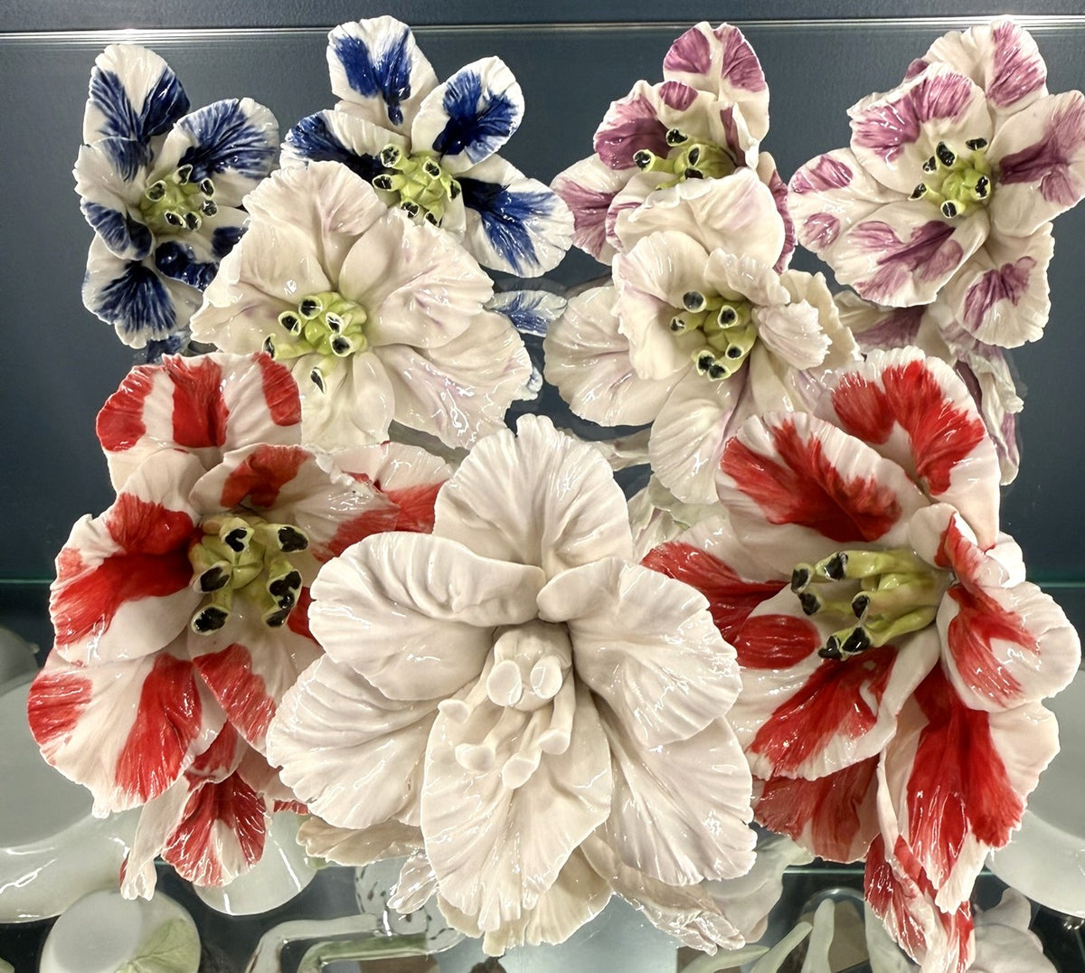 Tulipe perroquet en porcelaine émaillée rose pâle à poser  TPO-316-1-0-P