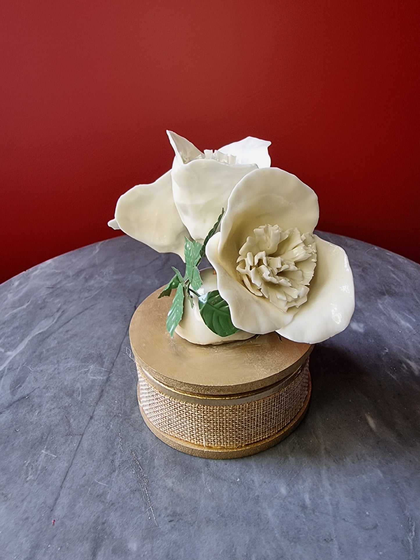 Porcelain flower music box 002