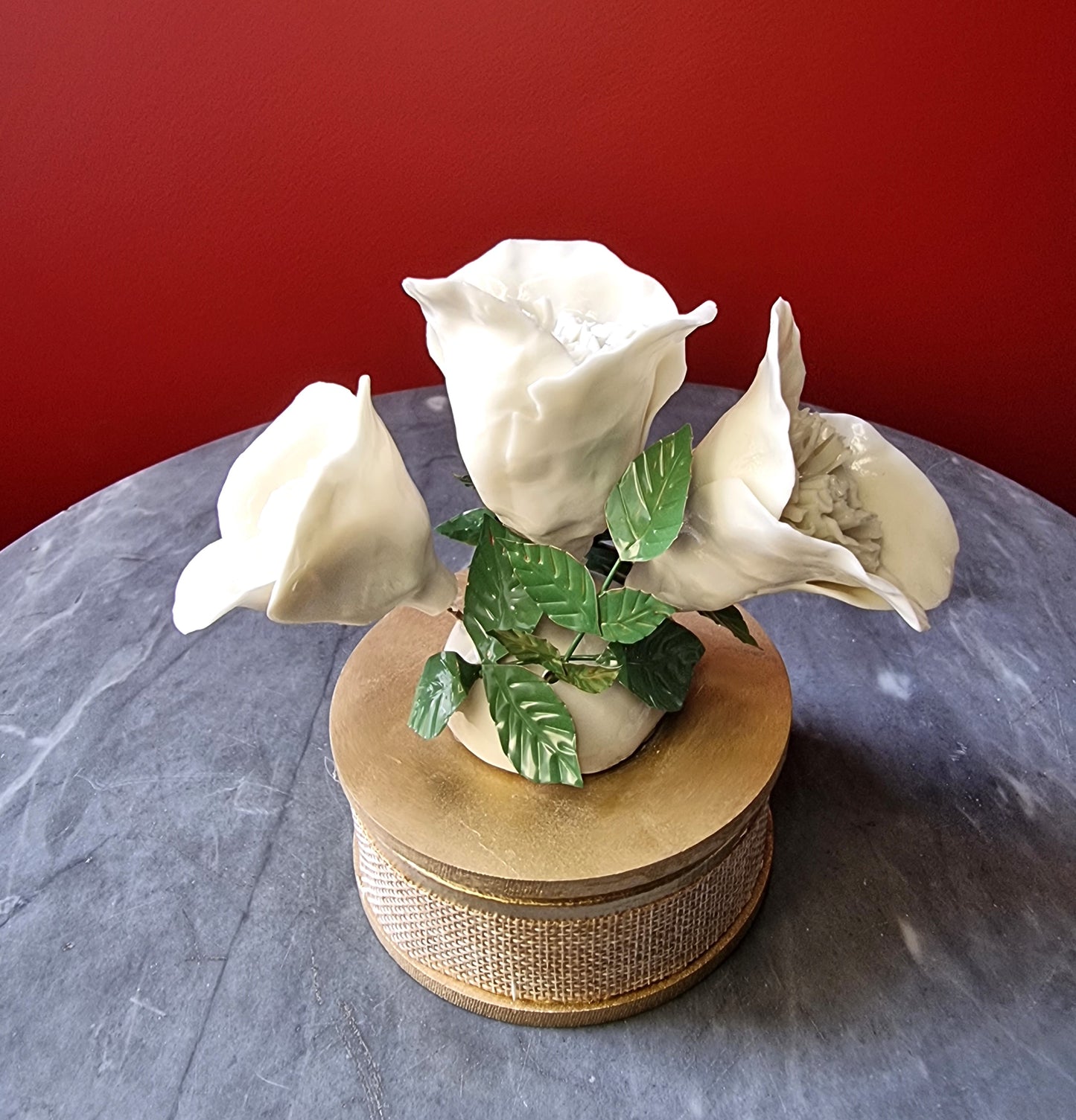 Porcelain flower music box 002